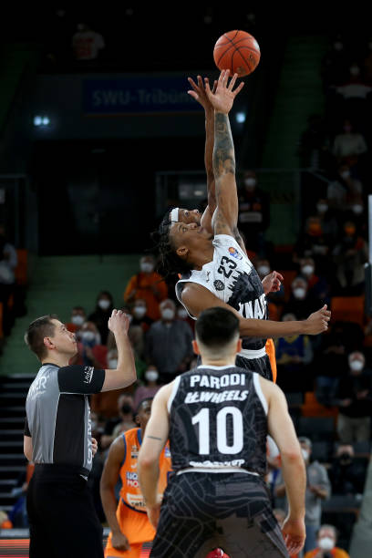 也会与马匹 也会与马匹